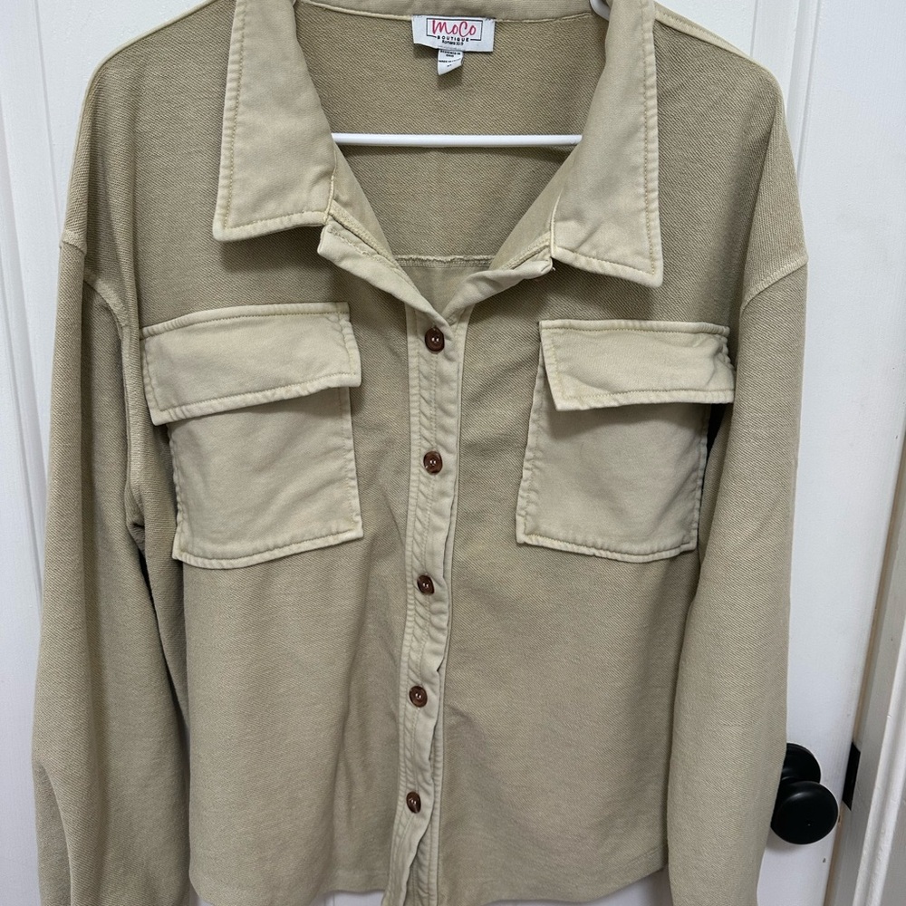 MoCo Boutique Beige Button-Down Utility Shirt Womens size XL